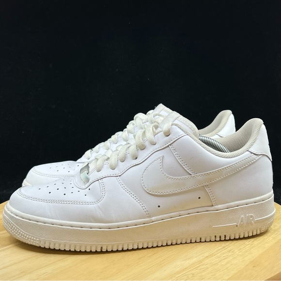 Nike Men's Air Force 1 Low '07 Triple White 2021 Sneaker CW2288-111 Size 10.5 - Picture 6 of 10